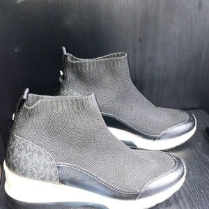 MICHAEL Michael Kors Black High Top Slip On Sneakers Stretch Knit Size 7.5